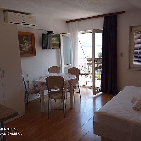 Apartments Mihovil Omiš Rum bild