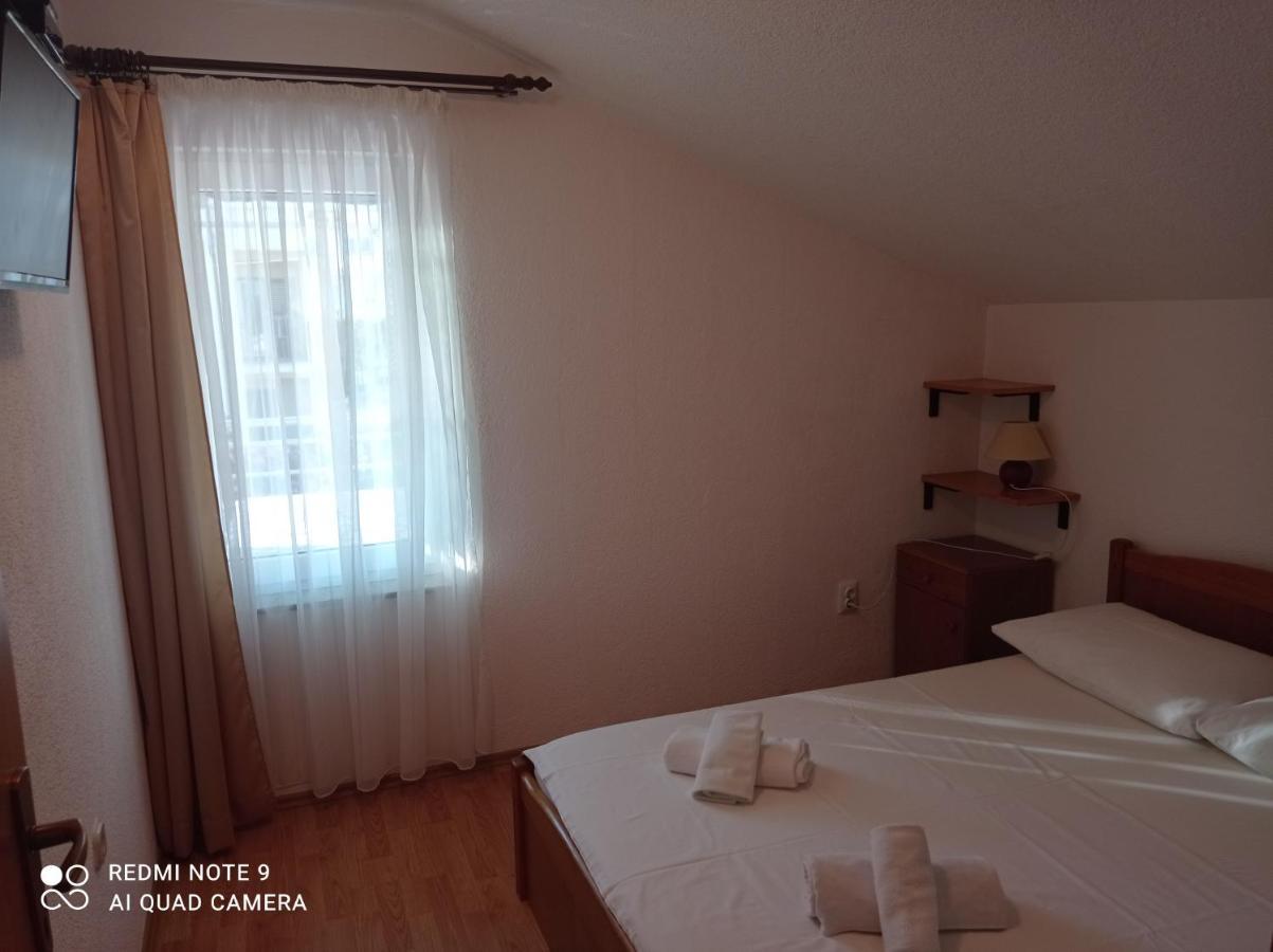 Apartments Mihovil Omiš Exteriör bild
