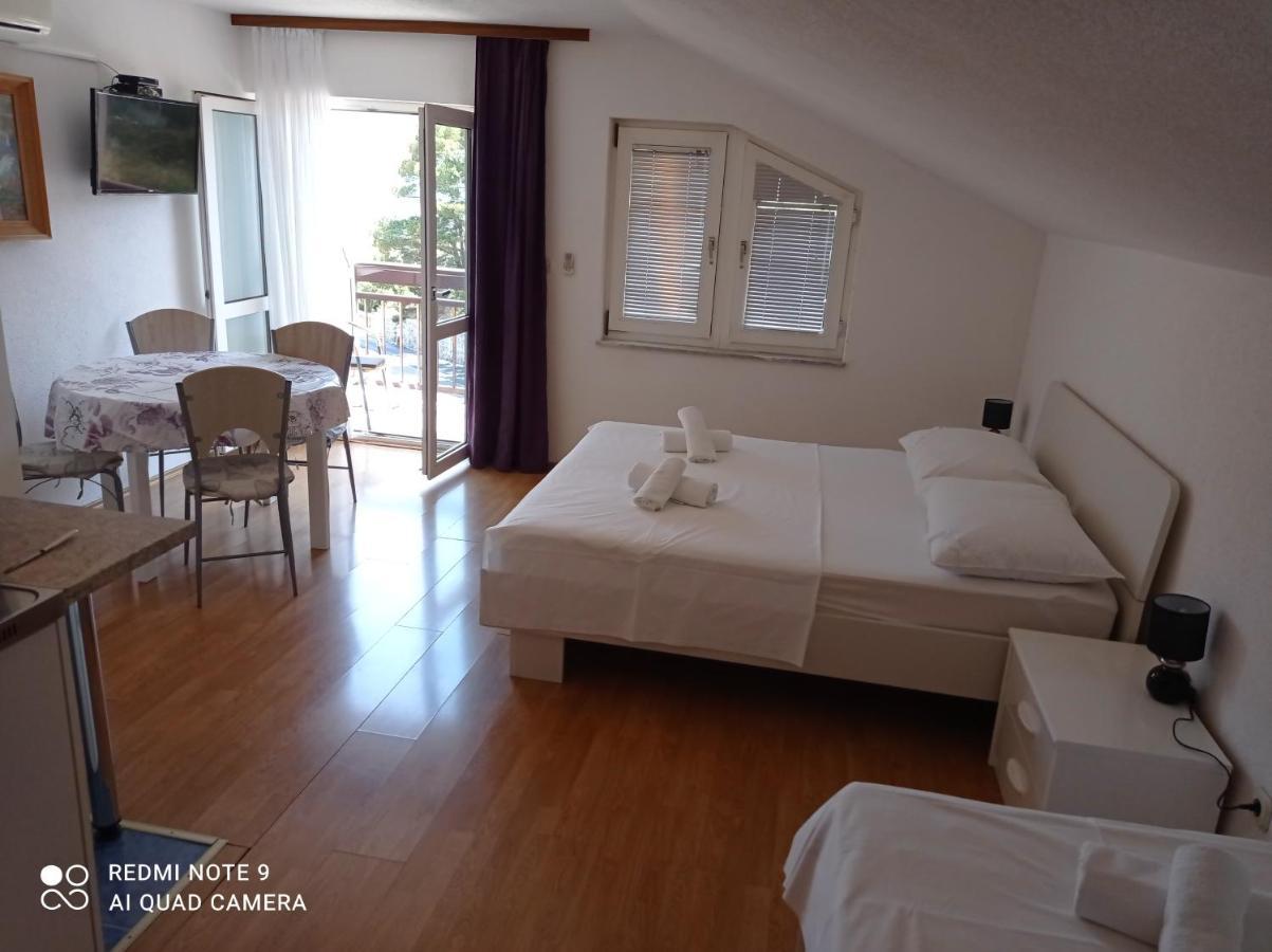Apartments Mihovil Omiš Exteriör bild