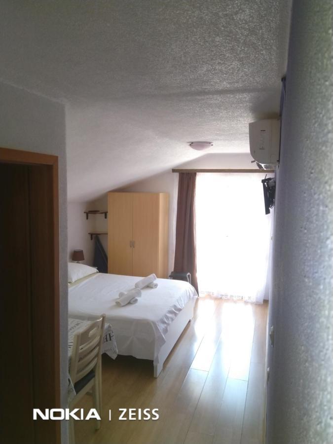 Apartments Mihovil Omiš Exteriör bild