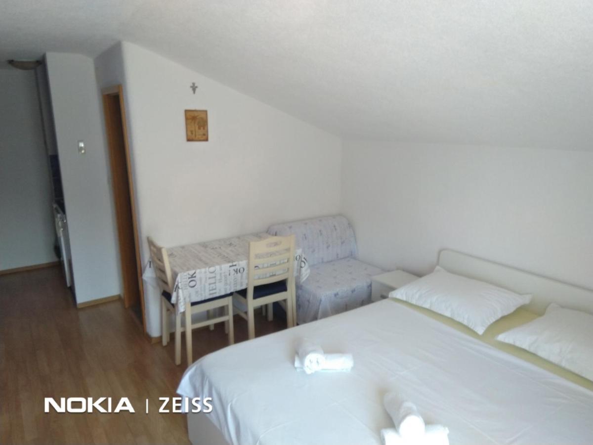 Apartments Mihovil Omiš Exteriör bild