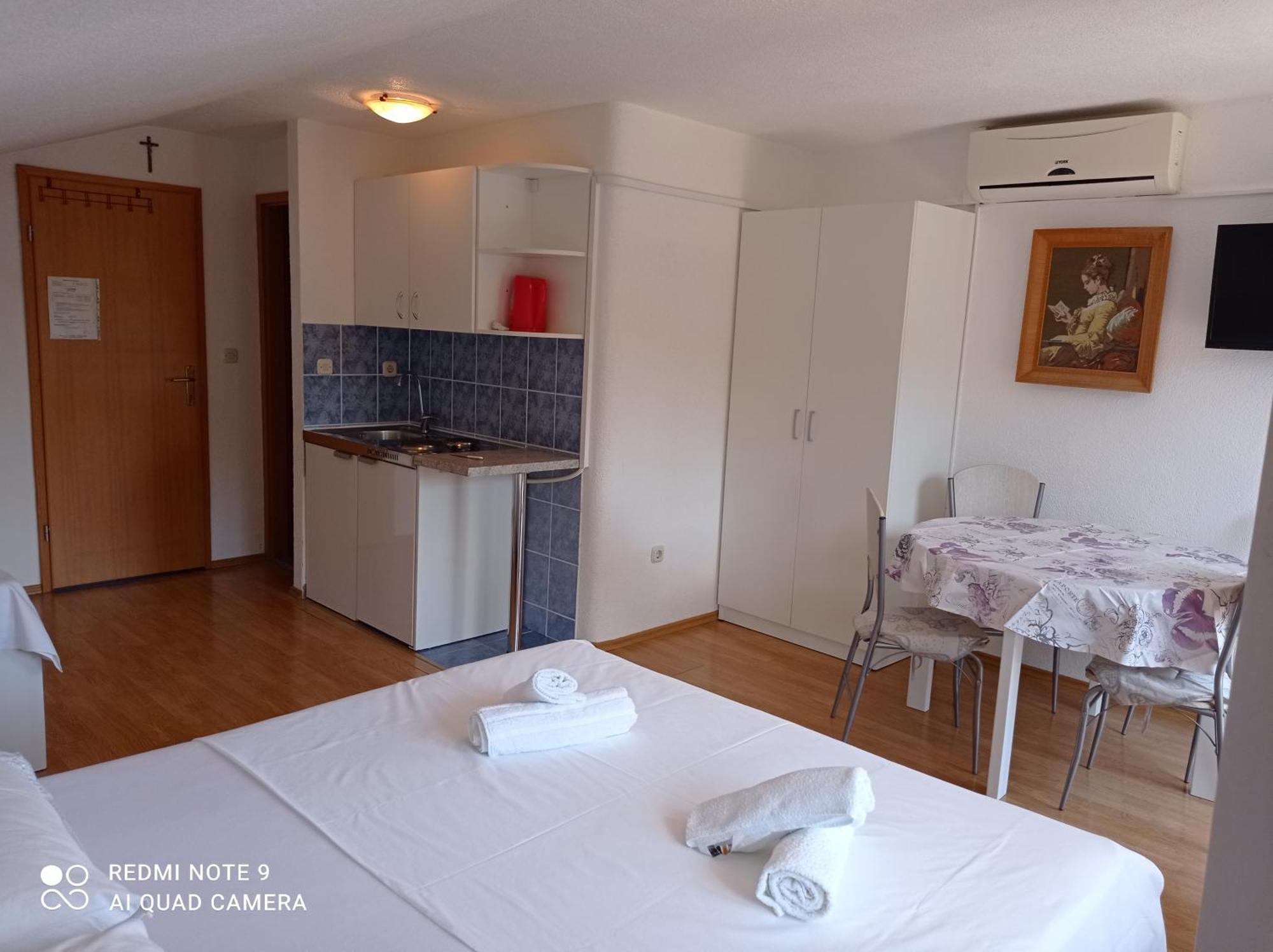 Apartments Mihovil Omiš Rum bild