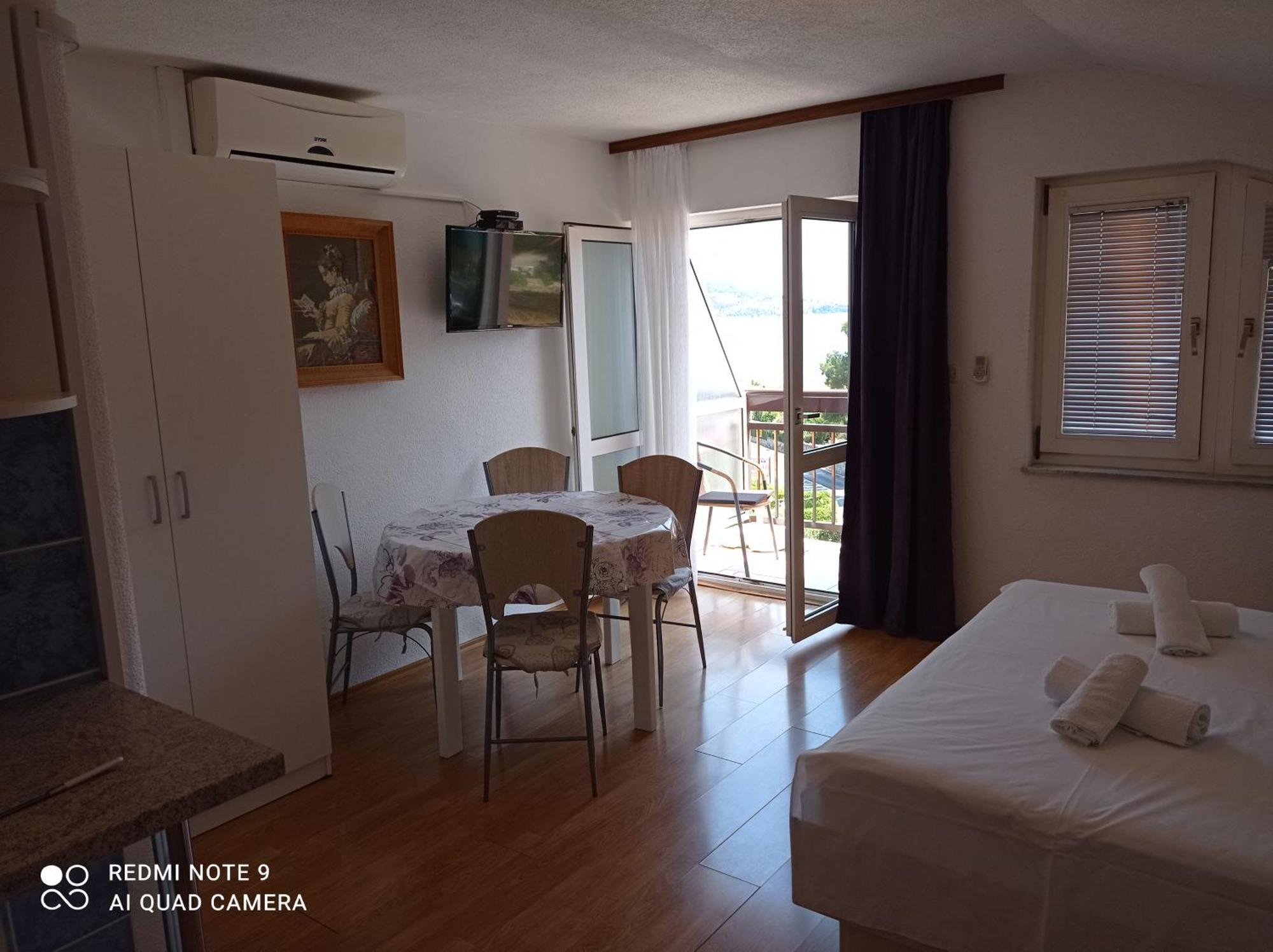 Apartments Mihovil Omiš Rum bild