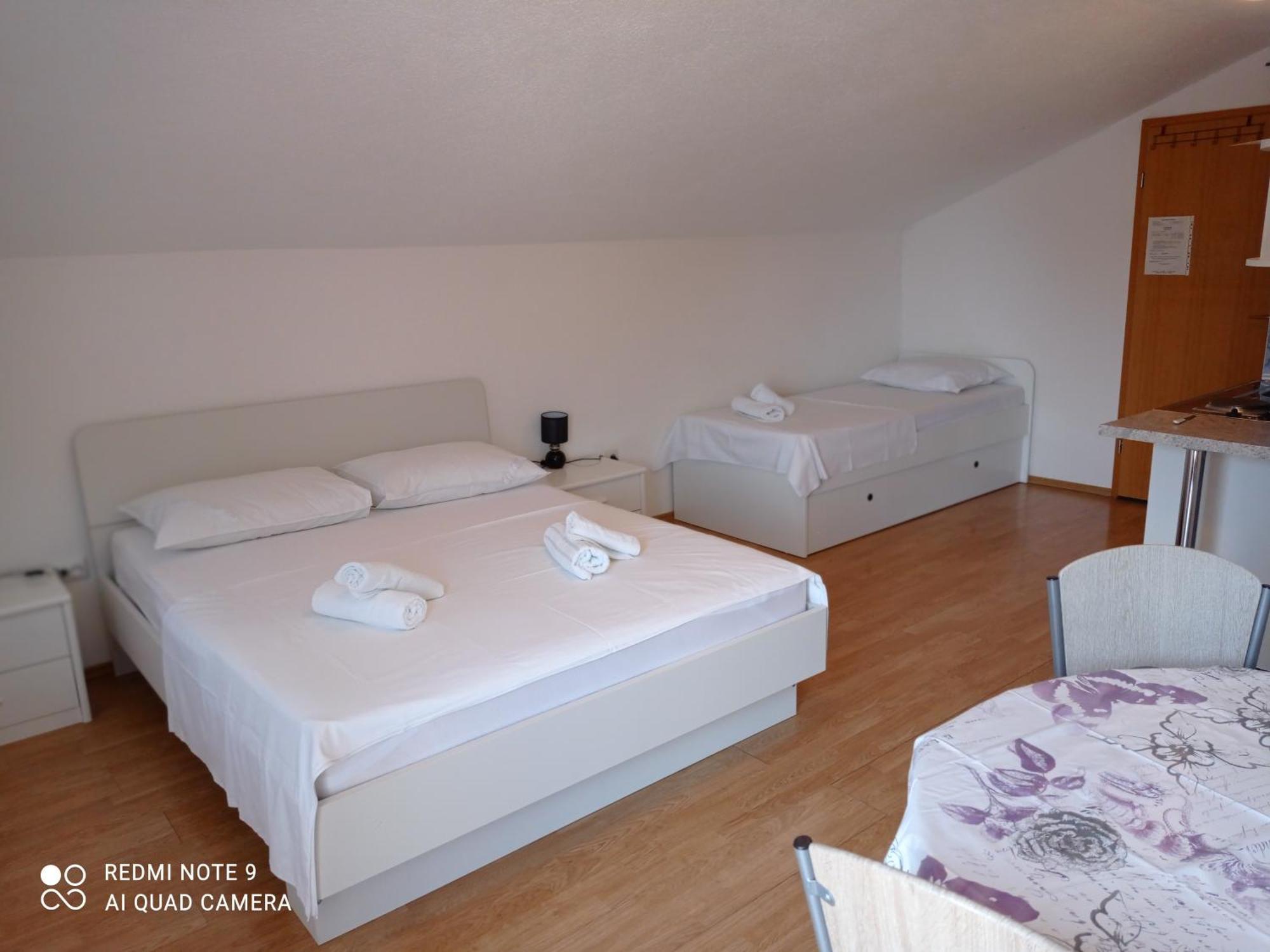 Apartments Mihovil Omiš Rum bild