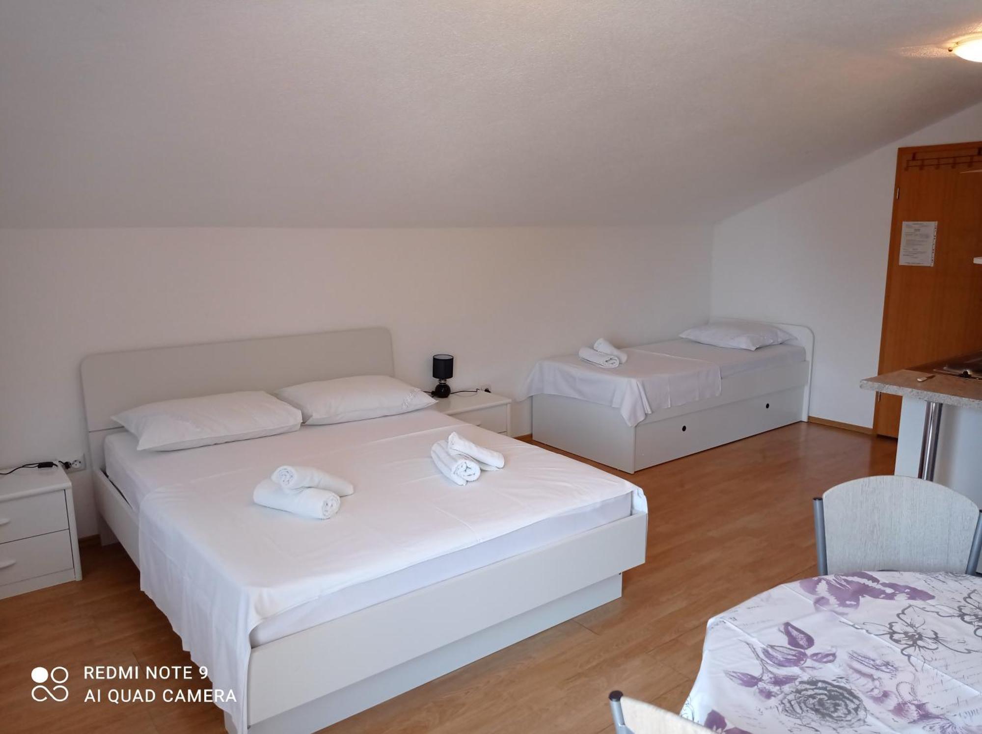 Apartments Mihovil Omiš Rum bild