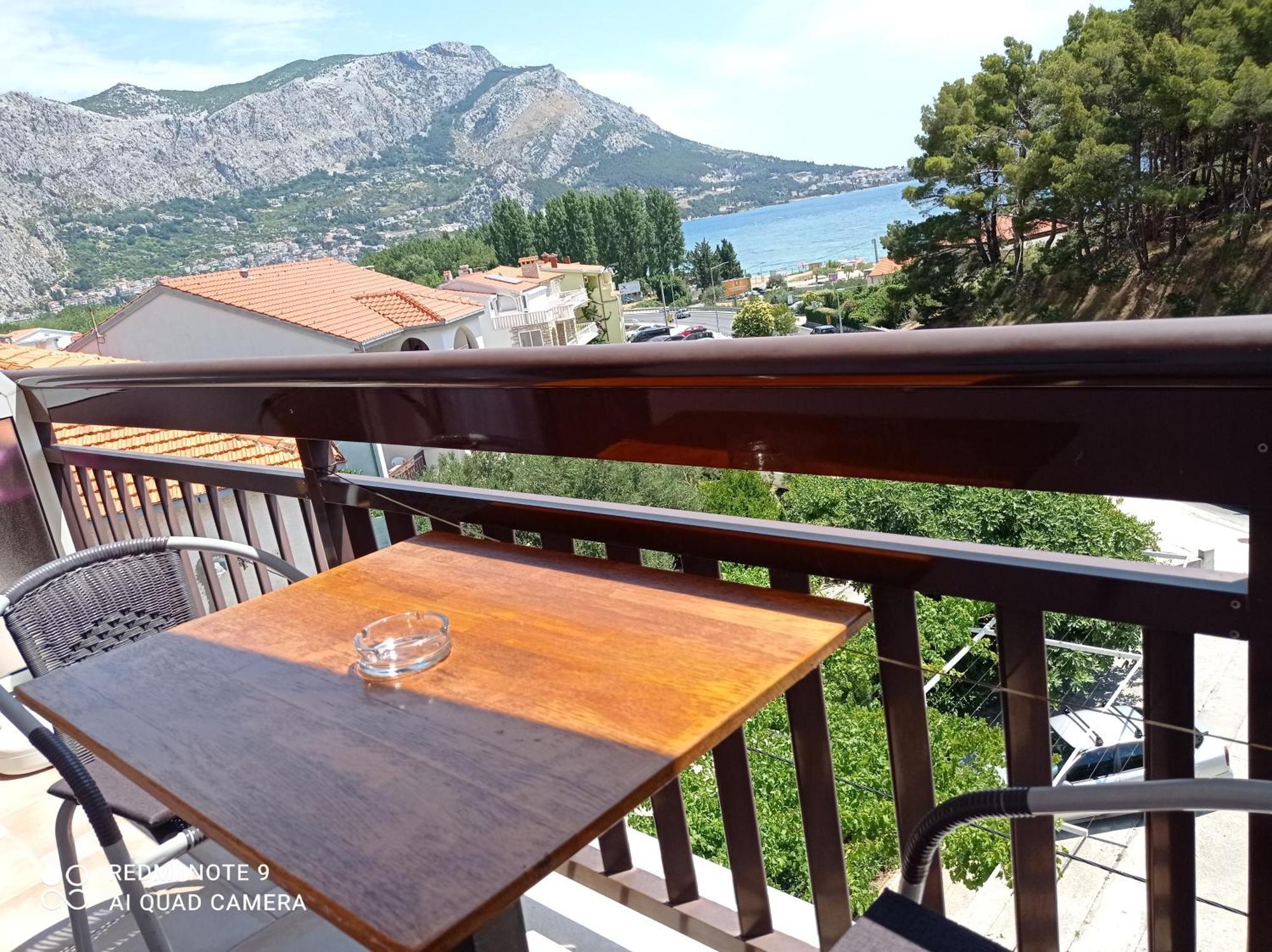 Apartments Mihovil Omiš Rum bild